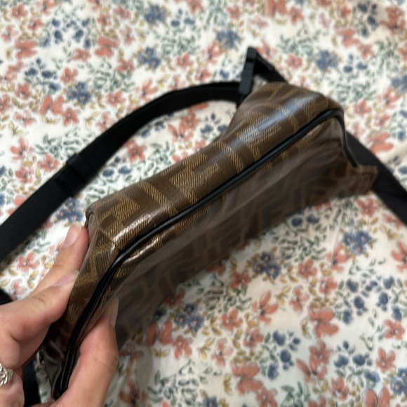 Fendi Fanny Pack cross body bag luxury casual sporty - Picture 9 of 9